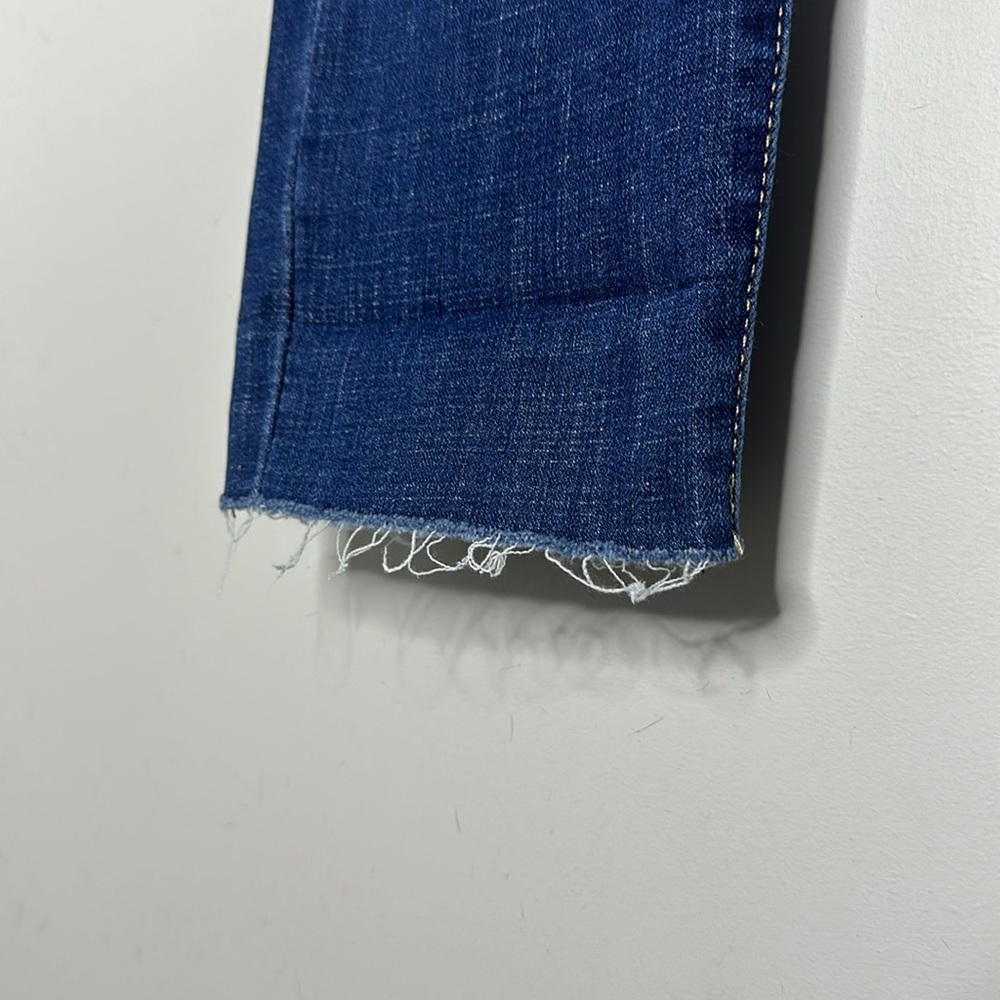 Levi’s Women’s 311 Shaping Skinny Raw Hem Jeans Size W31 L32 (12 Long) NWT - Picture 6 of 9